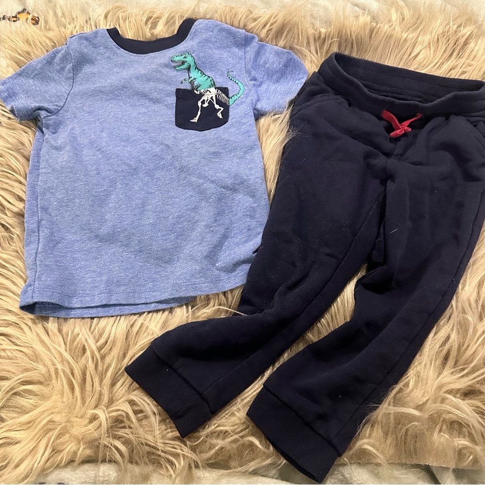 Size 2 T Andy & Evan Blue Dinosaur matching set Tee shirt and bottoms pockets